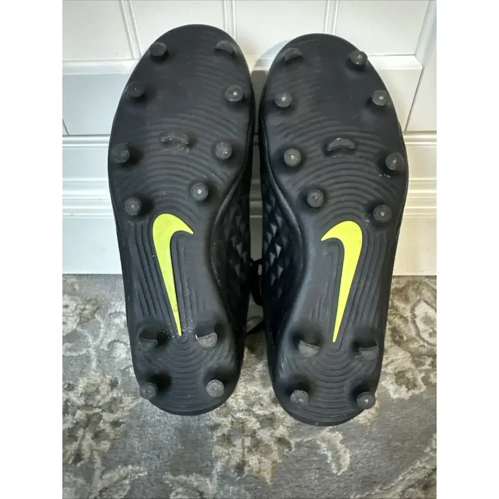 Nike Tiempo Youth Soccer Cleats, Size 5.5, Black/Neon Yellow